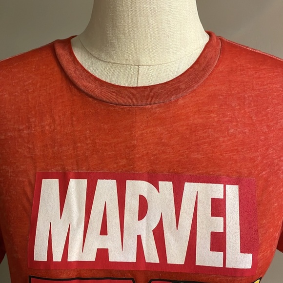 MARVEL COMIC juniors T shirt red with superheroes front very lightweight soft Sm - Picture 3 of 9